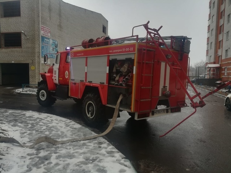 В Курске из-за пожара в подвале дома на Сумской эвакуировали около 40 человек