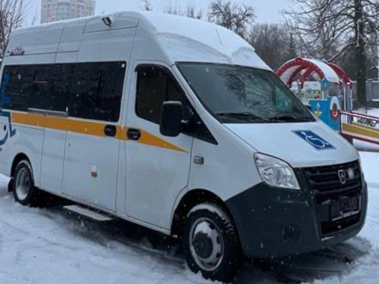Орловский областной реабилитационный центр получил новый спецавтомобиль