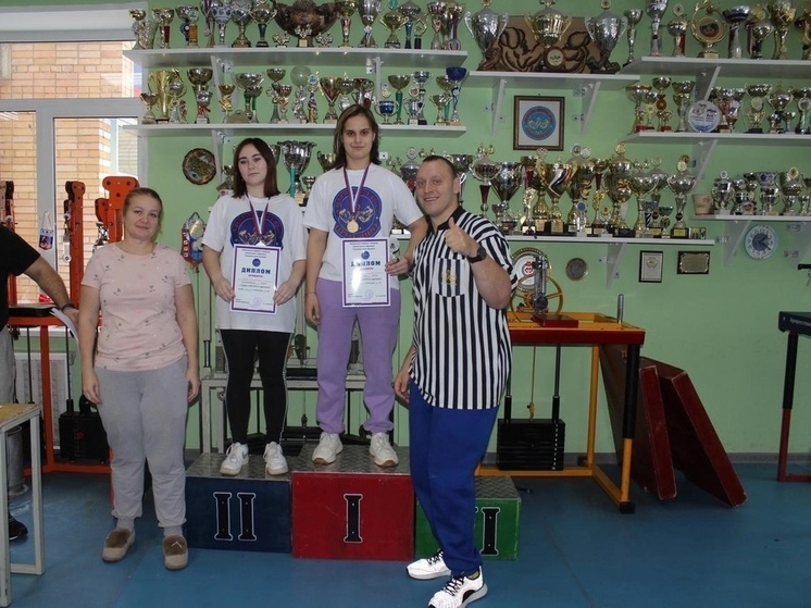 Студенты Серпухова завоевали вторые места на турнире по армрестлингу