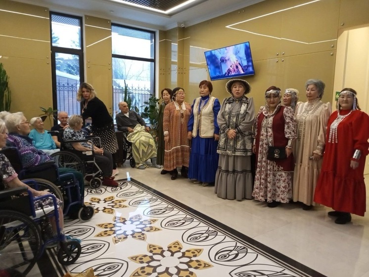 Якутские активисты помогли пожилым в пансионате Санкт-Петербурга