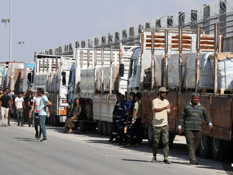 Израиль перекрыл въезд грузовиков с гуманитарной помощью в Газу