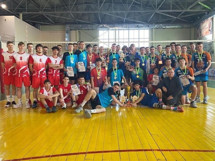 Юные волейболисты из Забайкалья с «серебром» вышли в финал первенства России