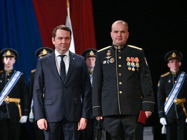 Губернатор Чибис поздравил военнослужащих с юбилеем 279 корабельного полка
