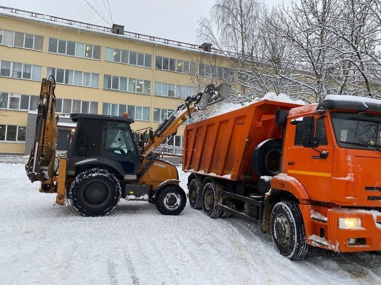За время снегопадов из Смоленска вывезли более 12 000 тонн снега