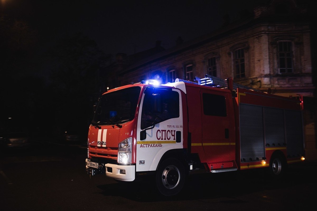 В Астраханской области двое человек погибли в пожаре