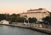 Пресноводные жители тропиков не могут жить в холодной морской воде. Когда во время удара стихии по Крыму зал Севастопольского морского музея-аквариума затопила морская вода, это привело к массовой гибели его обитателей.