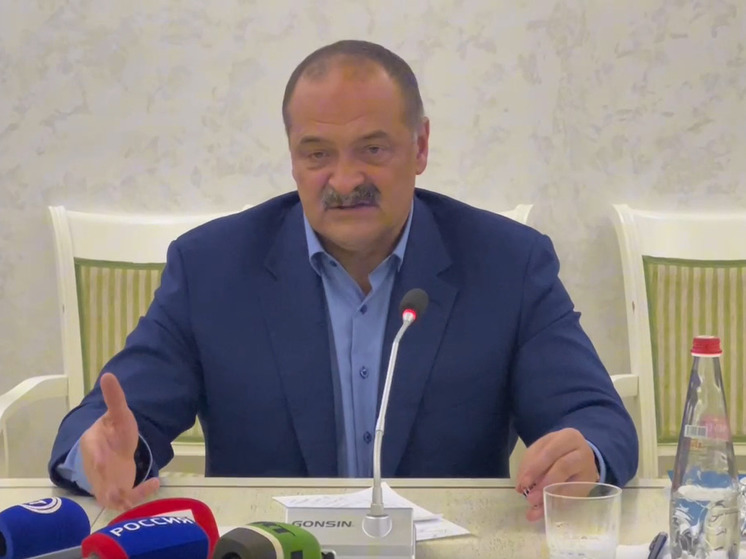 Сергей Меликов поздравил дагестанцев с юбилеем Расула Гамзатова