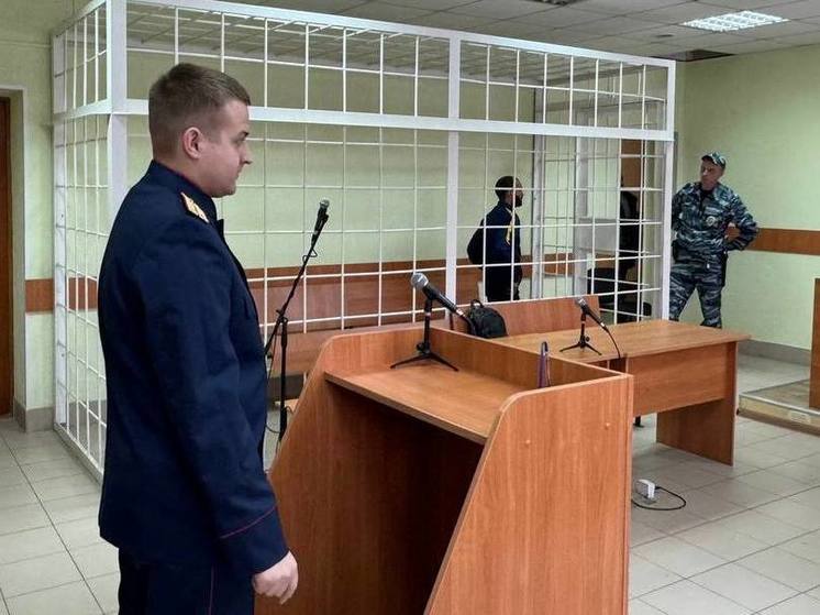 Под домашний арест отправили омичей, разгромивших пиццерию