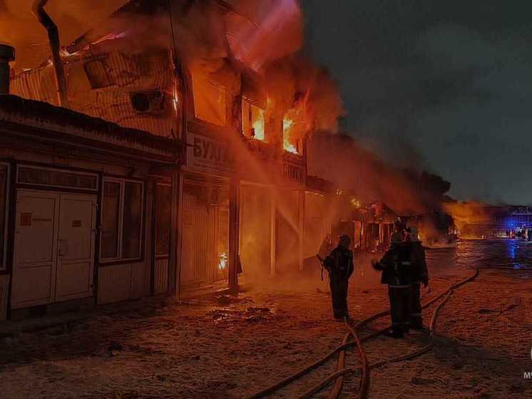 В Челнах площадь пожара составила более 6800 кв метров