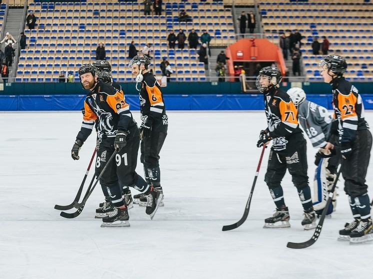 Хоккейный «Кузбасс» одержал разгромную победу над нижегородским «Стартом»