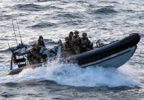 Королевский военно-морской флот Великобритании решил прибегнуть к схеме «пригласи друга» в отчаянной попытке привлечь новых моряков