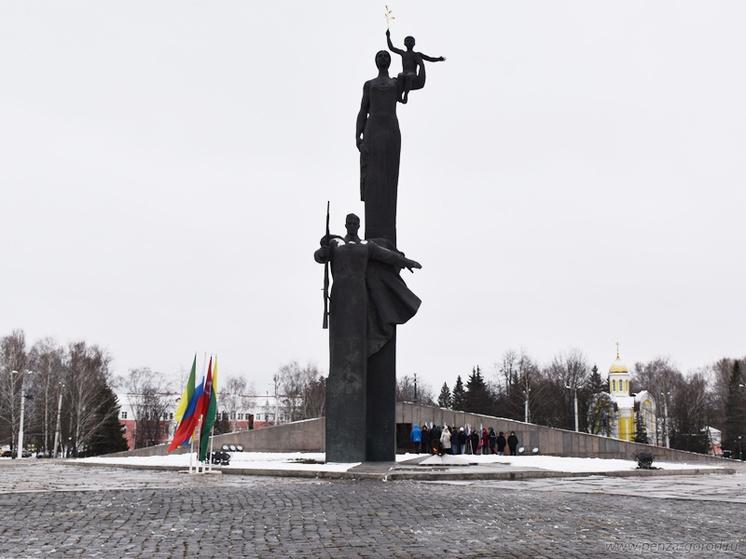 В Пензе почтили память героев в День Неизвестного солдата