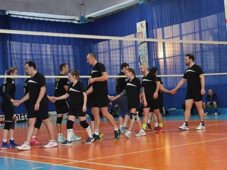 Медики из омской горбольницы №11 выиграли соревнования по волейболу