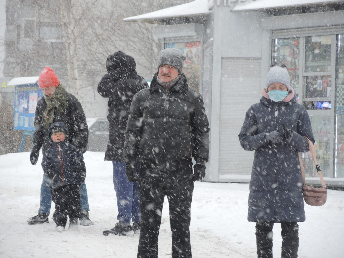 Сильнейший за 19 лет снегопад обрушился на Москву