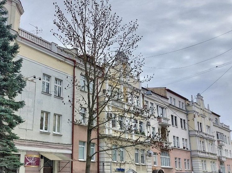 В Калининграде завершается ремонт старинного дома с обелисками