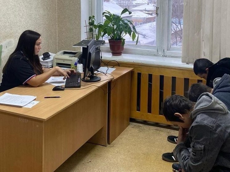 Полицейские нашли подростков, которые забросали снегом Вечный огонь