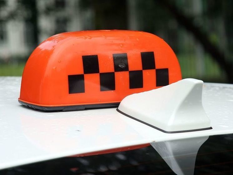 Российский таксист избил расплатившуюся мятыми купюрами пассажирку