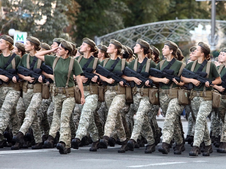 Военный медик ВСУ: женщины смогут получить форму только через пять лет