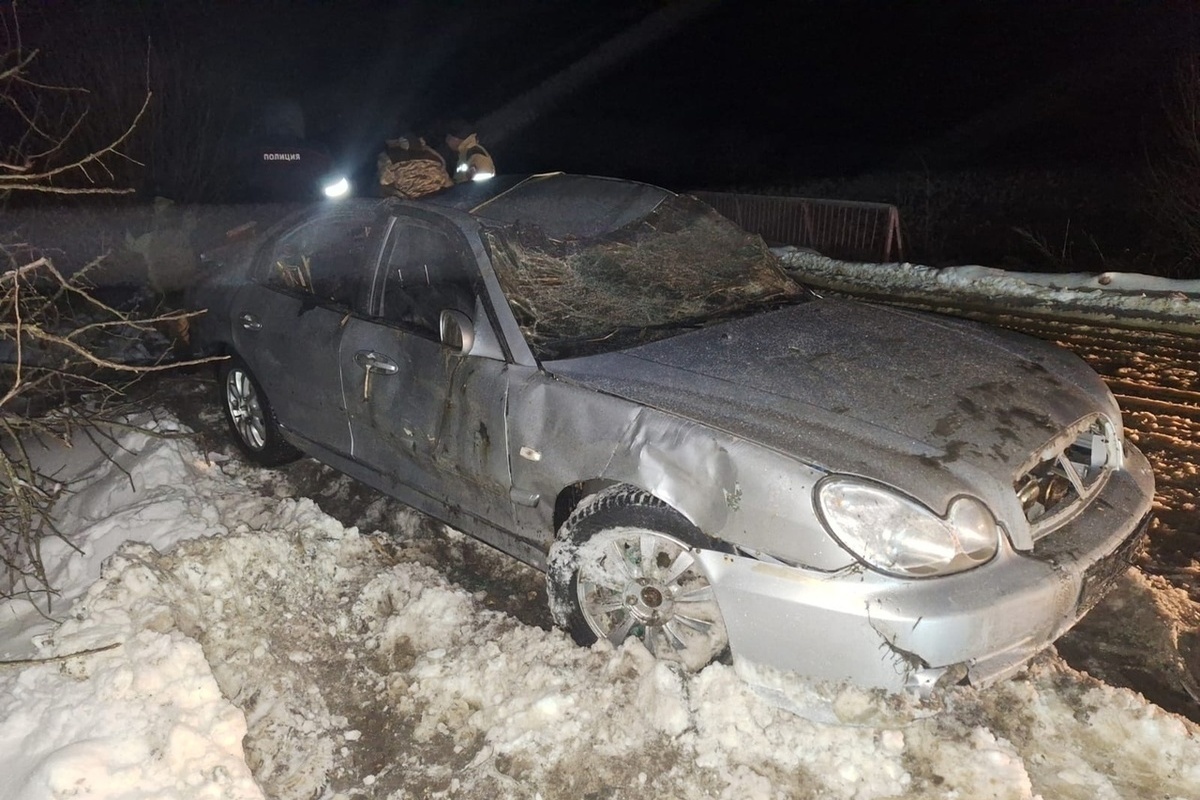 На орловской трассе с моста в реку упала машина и погиб водитель - МК Орел