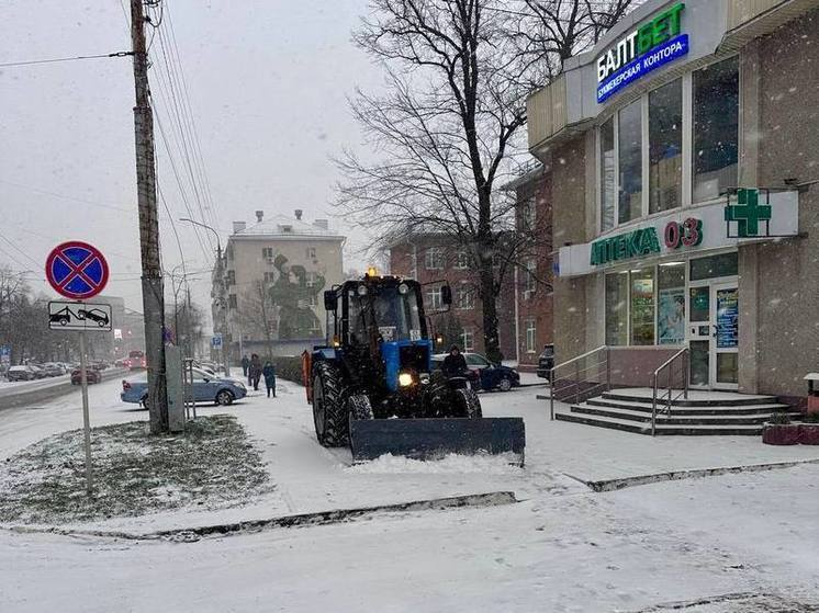 «Всё плохо»: Гладков раскритиковал качество уборки снега в Белгороде