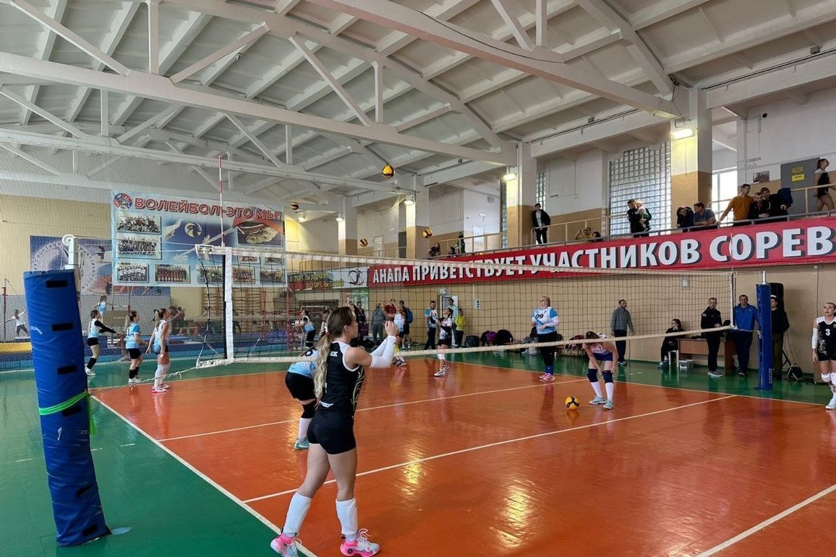 About 200 people participate in volleyball competitions in Anapa