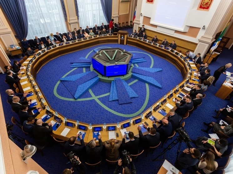 В первом чтении принят бюджет Новосибирска на 2024 год с дефицитом 1,8 млрд рублей
