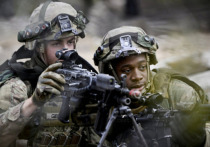 НАТО не отравляет сухопутные войска на Украину из-за страха огромных потерь в боях против ВС РФ, заявил экс-сотрудник ЦРУ Ларри Джонсон