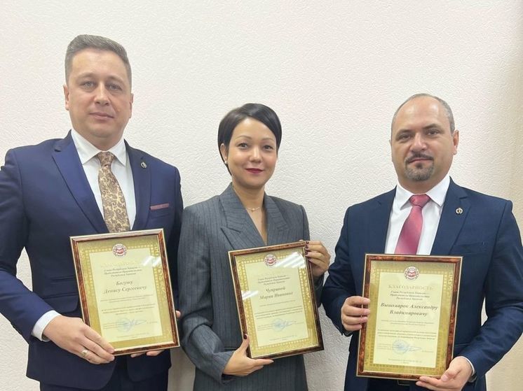 Минюст Хакасии поздравил юристов с профессиональным праздником