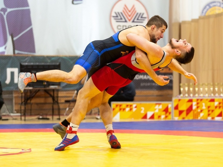 Команда Архангельской области заняла первое место на чемпионате СЗФО по греко-римской борьбе