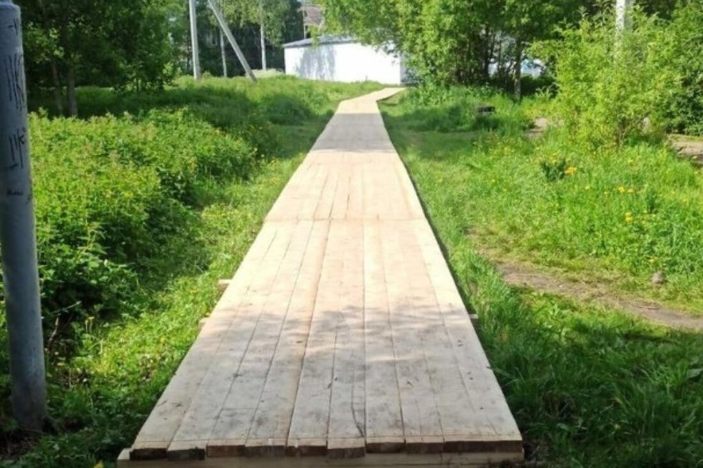 Дмитрий Морев предлагает подумать о дальнейшей судьбе деревянных тротуаров в Архангельске