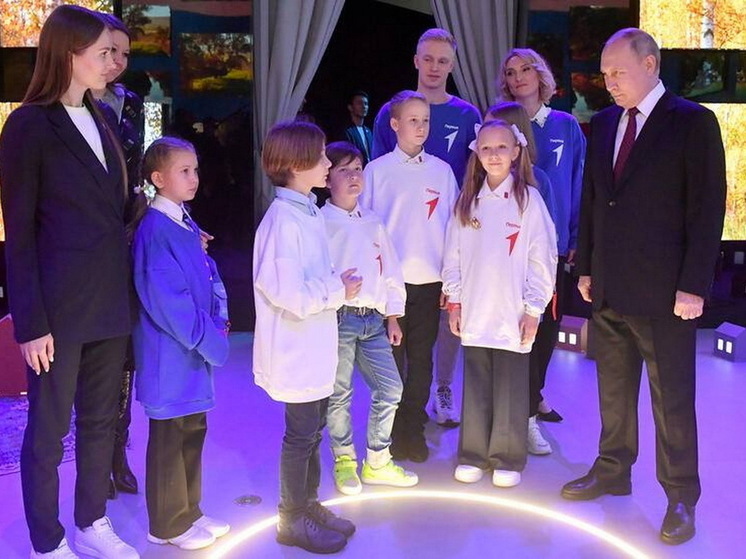 Курский школьник Платон Медведков пожал руку президенту Владимиру Путину