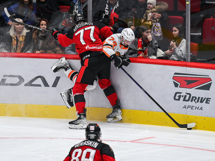 Первыми счет в матче открыли хабаровчане, но удержать его не смогли