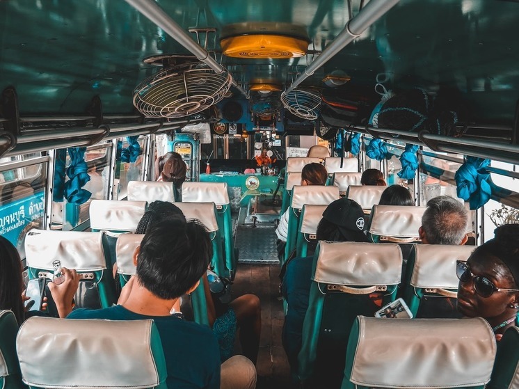 14 people died when a passenger bus collided with a tree in Thailand