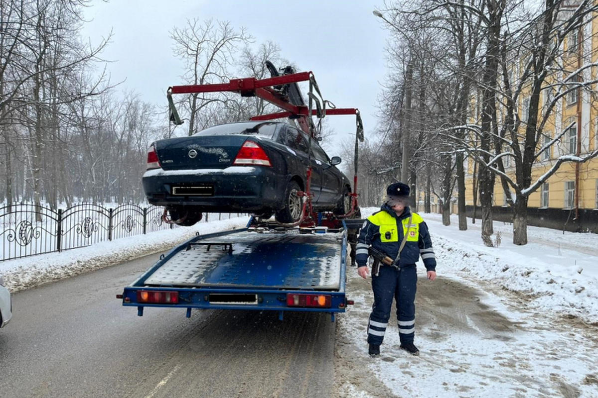 С улиц Воронежа эвакуировали 68 авто с нечитаемыми номерами - МК Воронеж