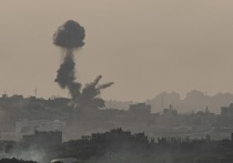 Катарский телеканал Al Jazeera со ссылкой на данные ООН сообщает, что Израиль осуществляет одну из самых мощных воздушных, наземных и морских атак в секторе Газа, которая за два минувших дня унесла жизни как минимум 349 палестинцев