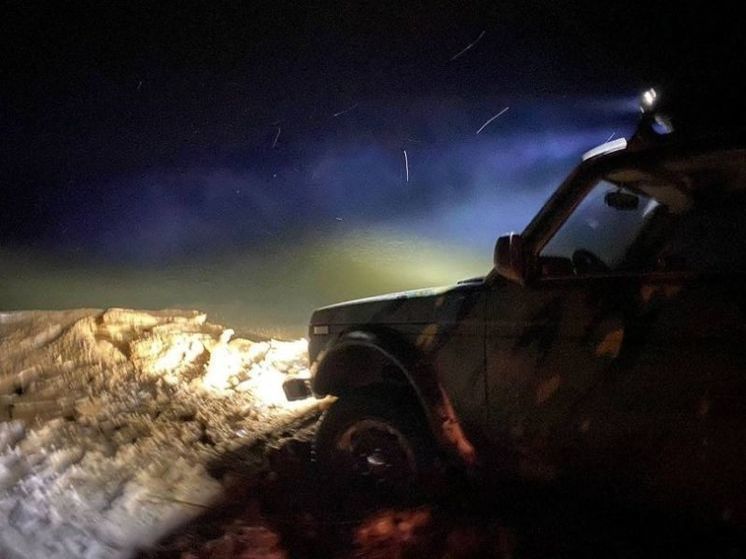 В Башкирии под лед провалился автомобиль с рыбаками