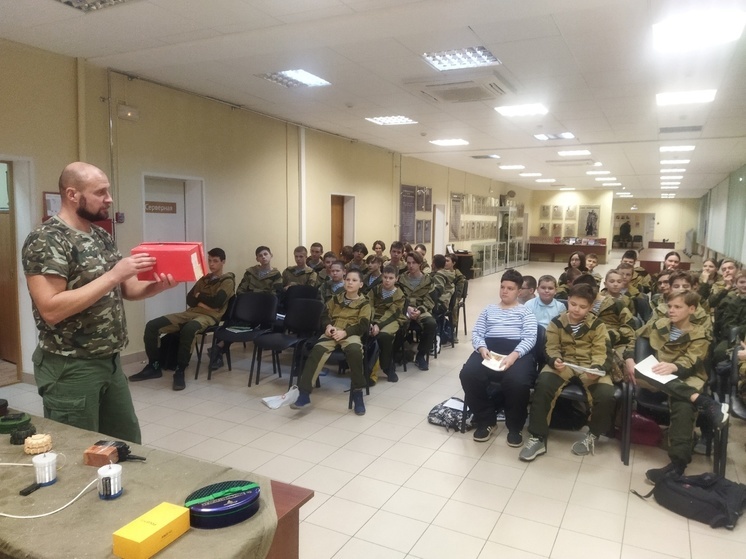 Молодежи Серпухова рассказали о минах