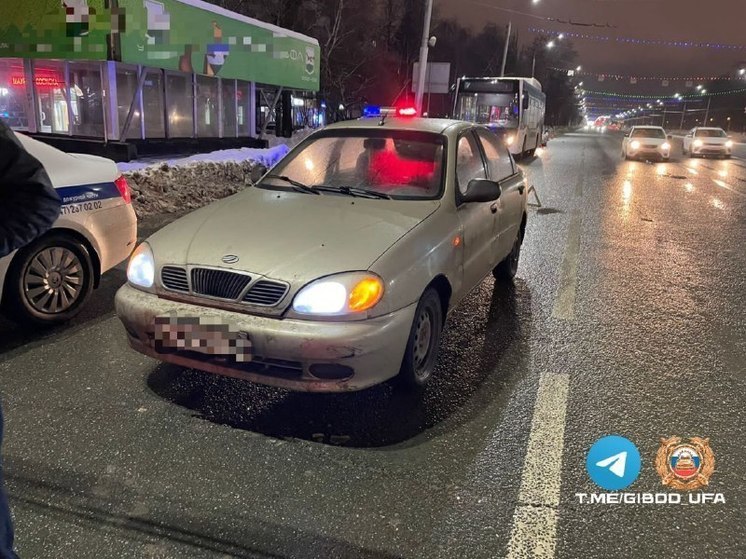 30-летняя уфимка попала под машину