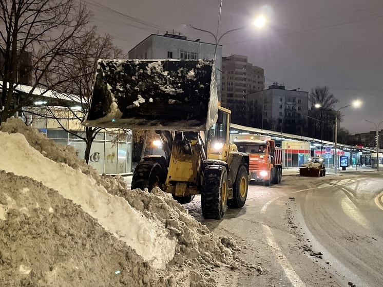 Затишье после шторма: в Петербурге за сутки утилизировали 38 тысяч «кубов» снега