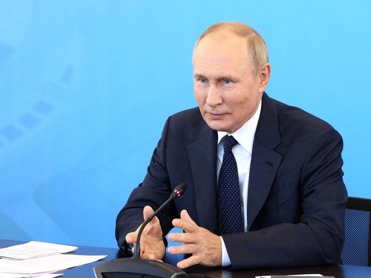 Путин прилетел в Пятигорск на заседание наблюдательного совета "Движения первых"