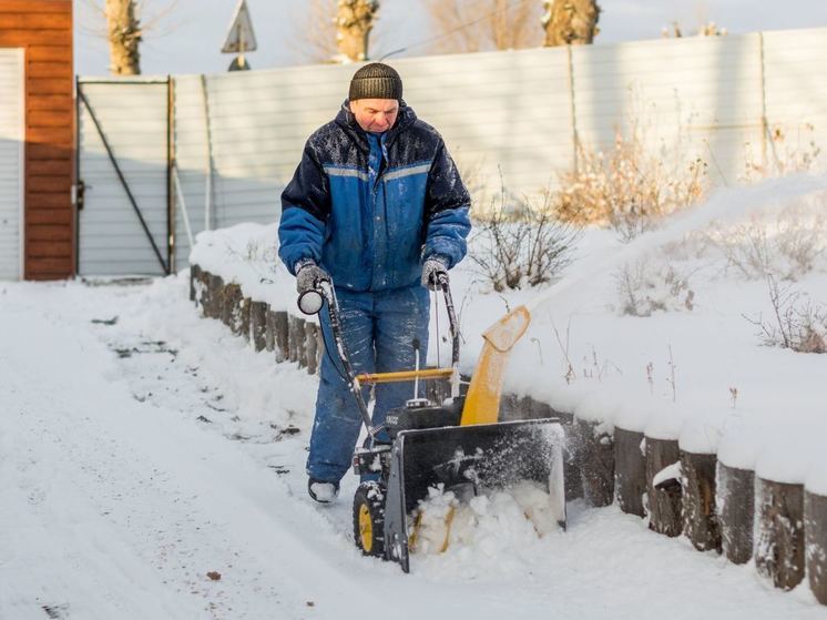 Смолянка перевела деньги мошеннику за несуществующую снегоуборочную машину