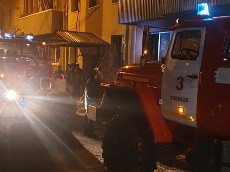 Пожар произошел в бывшем общежитии на Сахалине