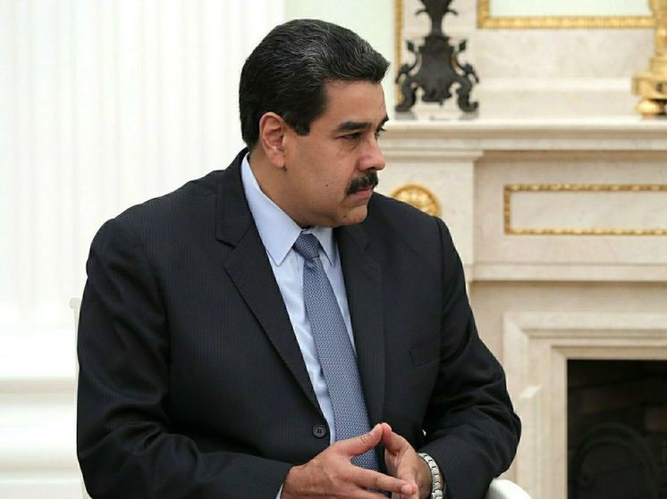 Мадуро продемонстрировал карту Венесуэлы с включенным в нее спорным Эссекибо