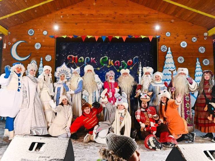 Пензенские Дед Мороз и Снегурочка побывали в уральском городе
