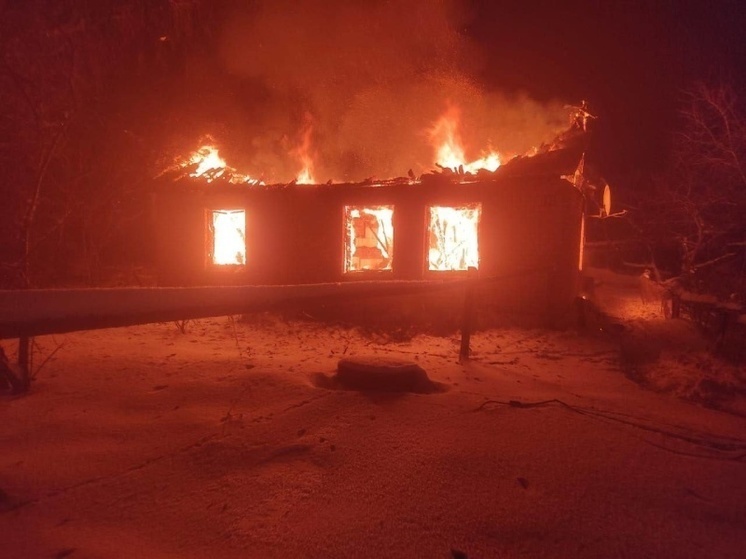 В Монастырщинском районе пожар уничтожил жилой дом