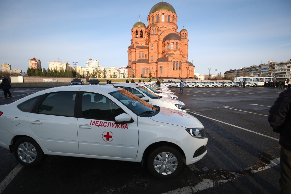 Медики Волгоградской области получили новый санитарный транспорт