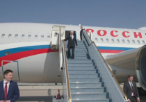 Владимир Путин прилетел в Абу-Даби с рабочим визитом, в ходе которого состоятся переговоры с президентом ОАЭ Мухаммедом Бен Заидом Аль Нахайяном