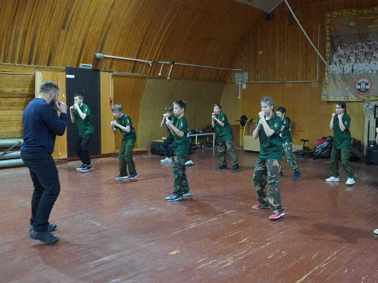 В НАО школьников научили управлять дронами