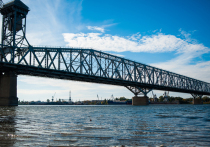 Администрация Астрахани сообщает, что 9 декабря с с 11:00 до 15:00 перекроют для движения совмещенный автомобильно-железнодорожный мост через реку Волга