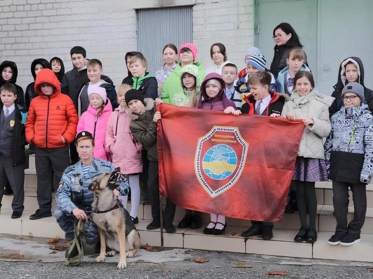 В Новороссийске школьникам организовали встречу с кинологом